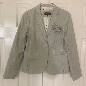 Super cute with vintage touch striped suit jacket from Talbots